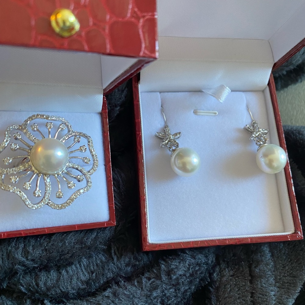 South Sea Pearl earrings and rings with diamond